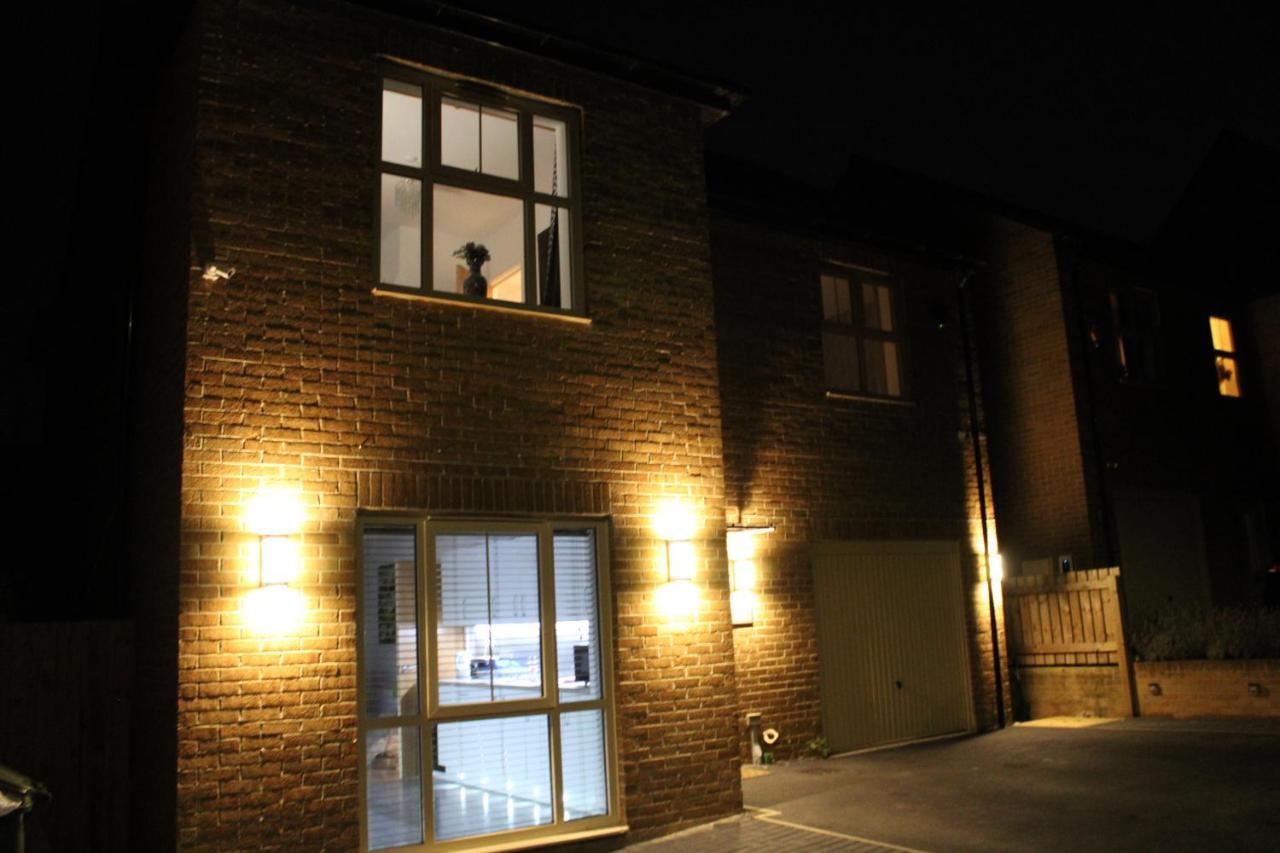 Haven - Spacious Luxury Home Perfect For Families, Couples And Contractors! 5Mins To Xscape And Junction 32! Castleford Zewnętrze zdjęcie